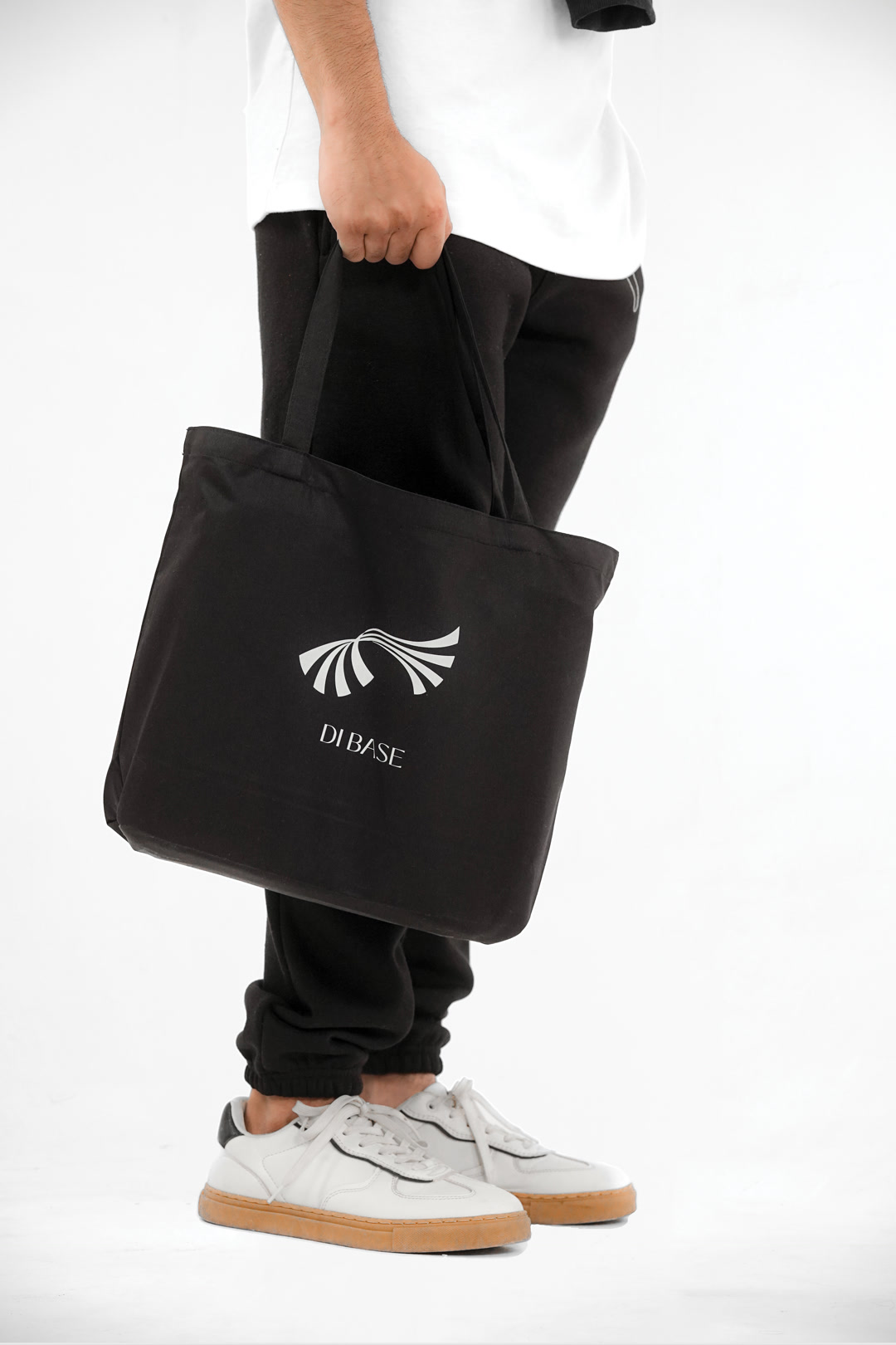 Mid Night Essential Bag