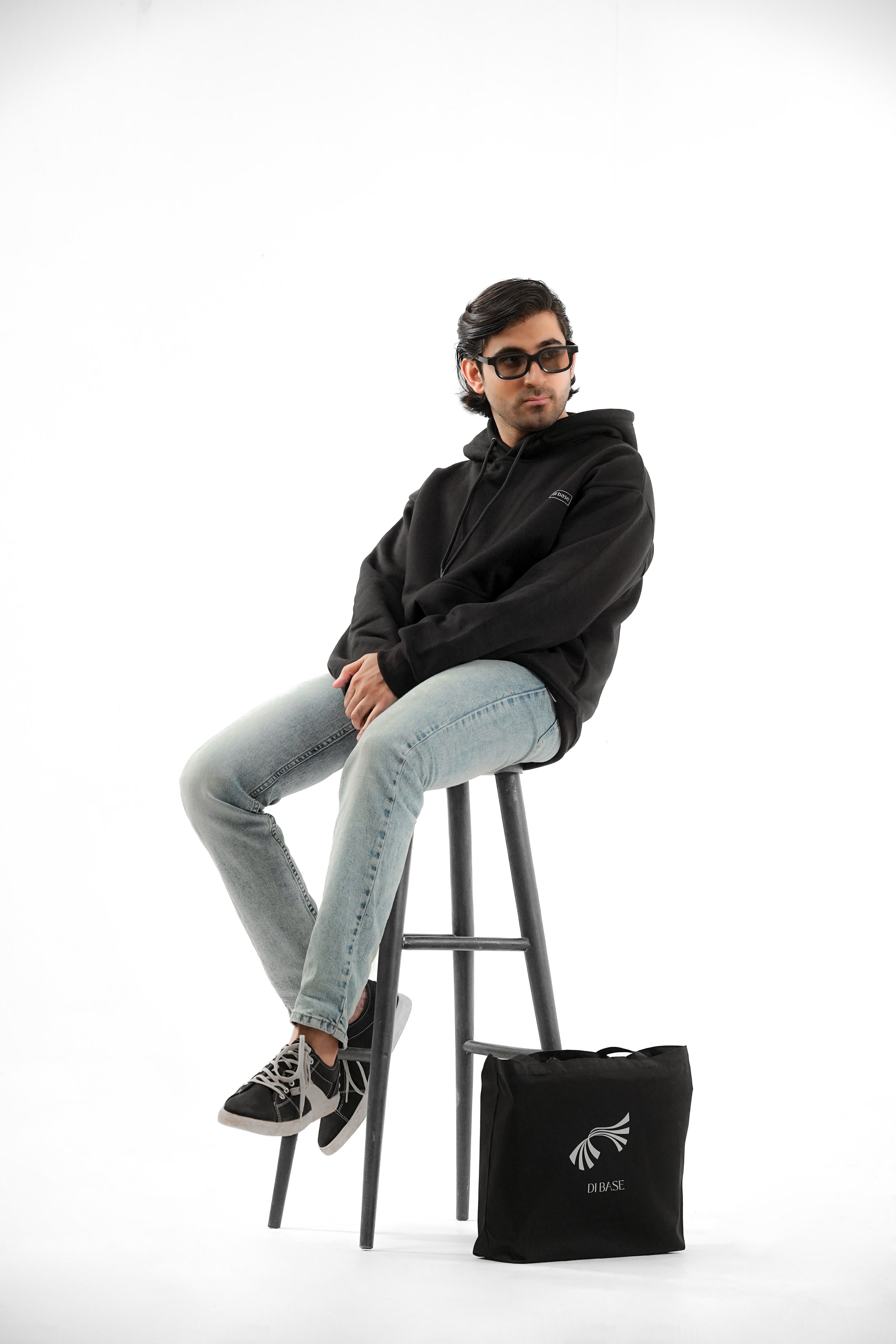 Mid Night Essential Bag Black - Zoom Image